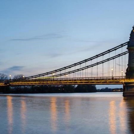 Interior Designed Stylish Flat In Fulham - 5 Min Walk To River Thames - Pass The Keys ロンドン エクステリア 写真