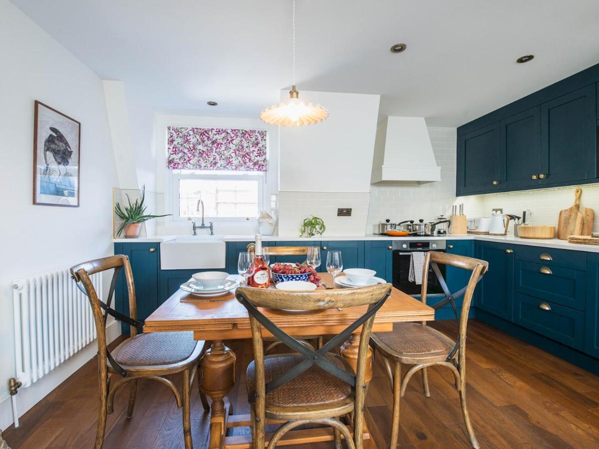Interior Designed Stylish Flat In Fulham - 5 Min Walk To River Thames - Pass The Keys ロンドン エクステリア 写真