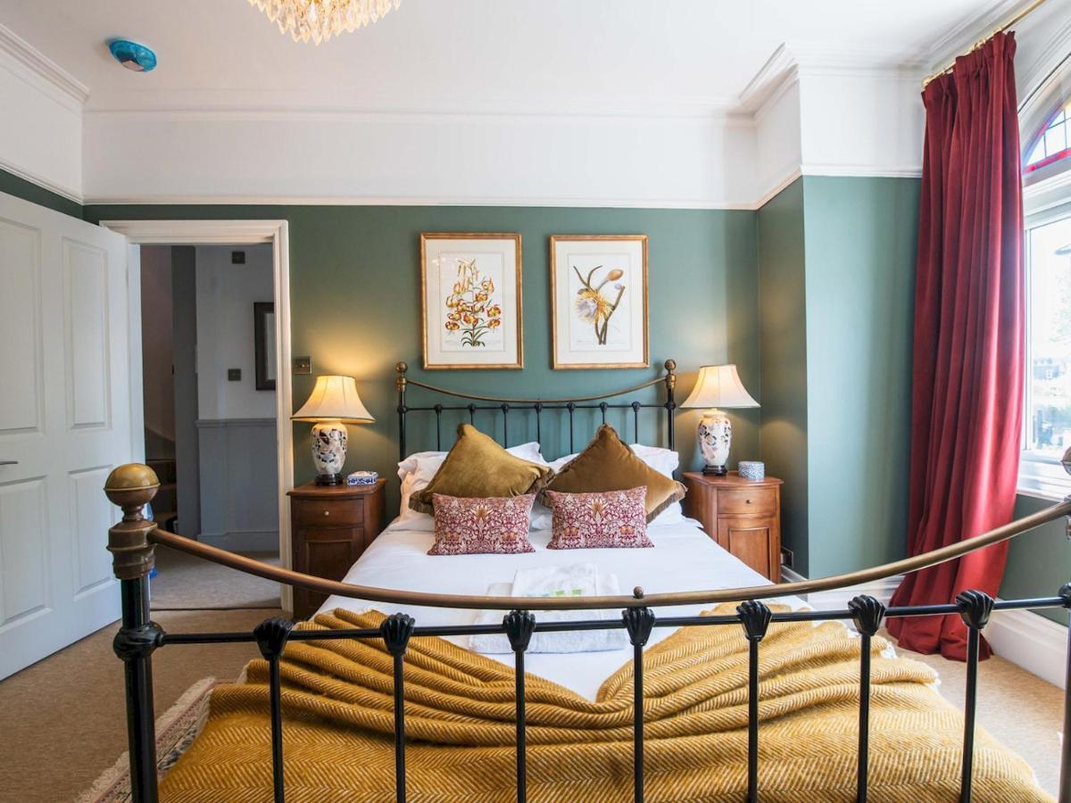 Interior Designed Stylish Flat In Fulham - 5 Min Walk To River Thames - Pass The Keys ロンドン エクステリア 写真