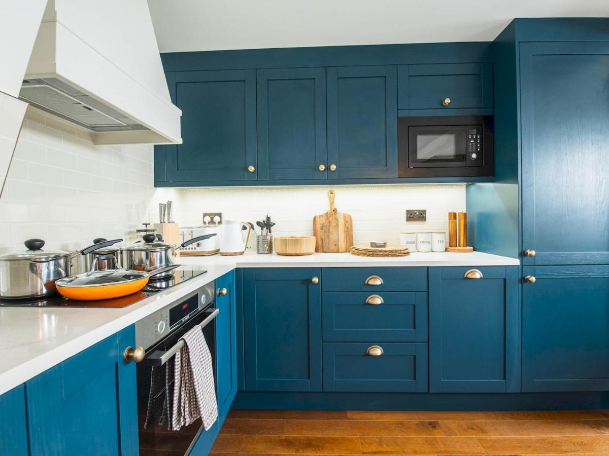 Interior Designed Stylish Flat In Fulham - 5 Min Walk To River Thames - Pass The Keys ロンドン エクステリア 写真