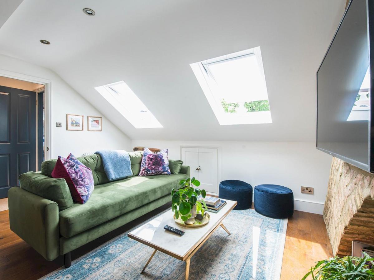 Interior Designed Stylish Flat In Fulham - 5 Min Walk To River Thames - Pass The Keys ロンドン エクステリア 写真