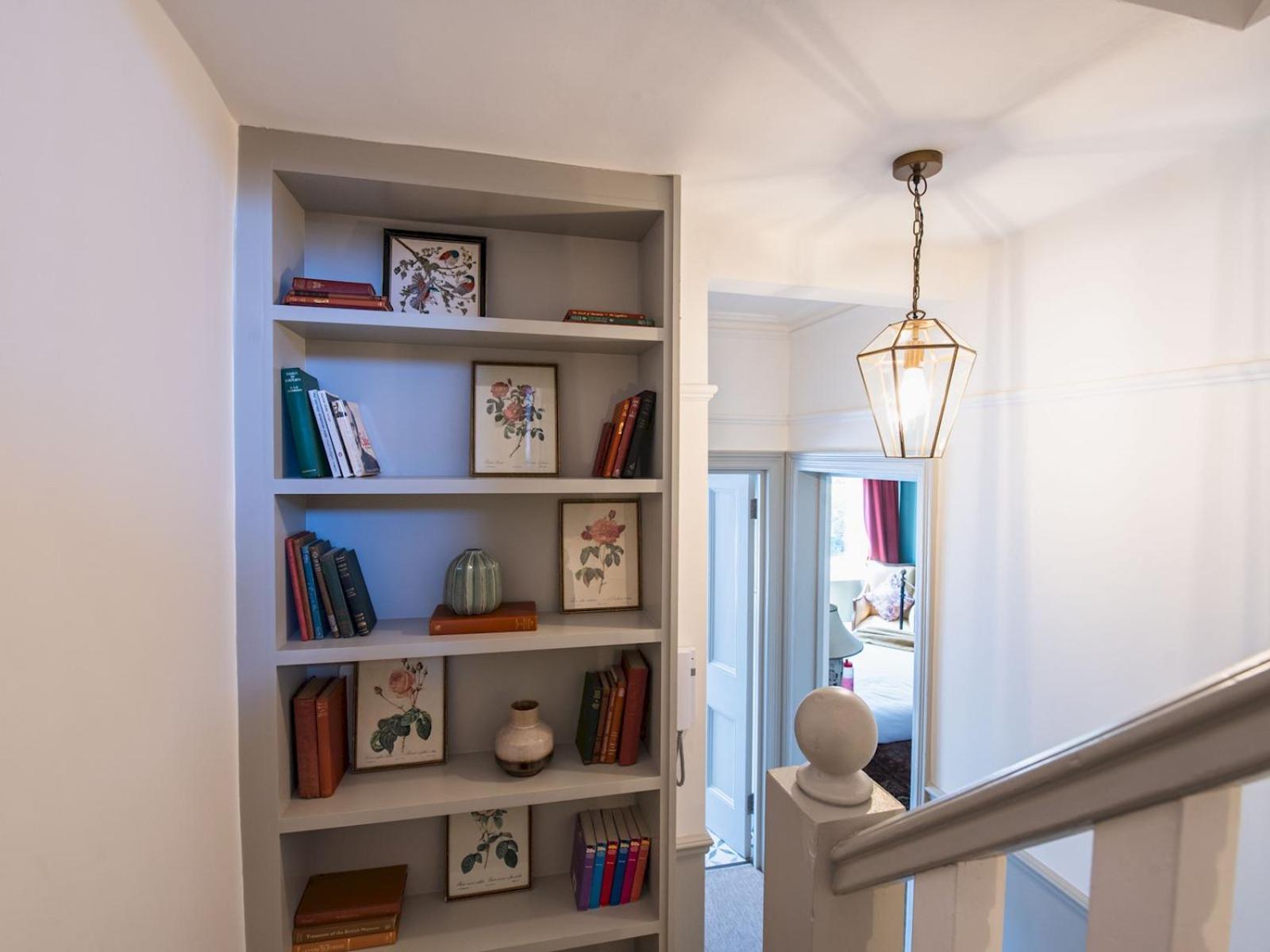Interior Designed Stylish Flat In Fulham - 5 Min Walk To River Thames - Pass The Keys ロンドン エクステリア 写真