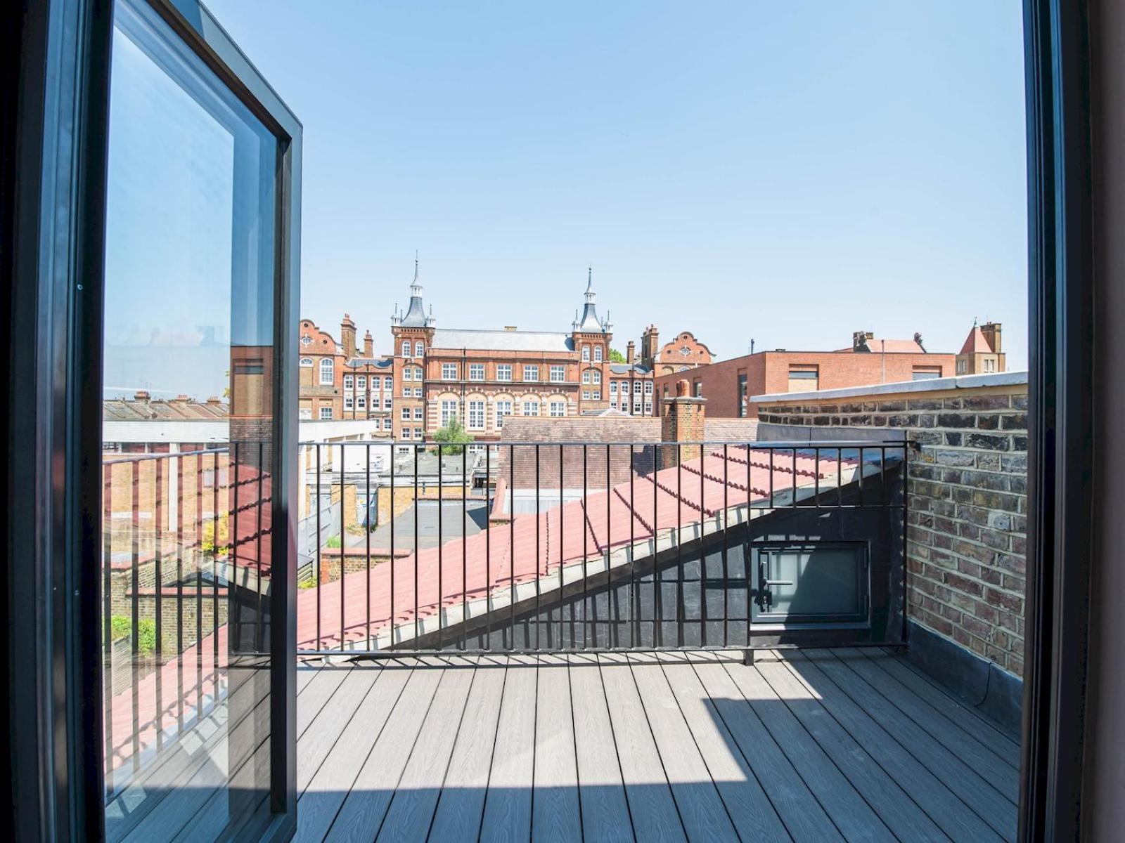 Interior Designed Stylish Flat In Fulham - 5 Min Walk To River Thames - Pass The Keys ロンドン エクステリア 写真