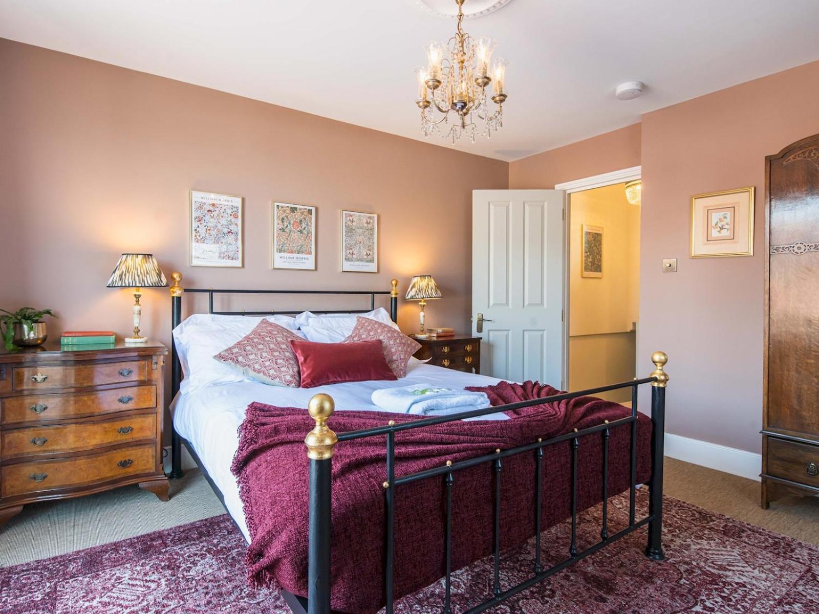 Interior Designed Stylish Flat In Fulham - 5 Min Walk To River Thames - Pass The Keys ロンドン エクステリア 写真