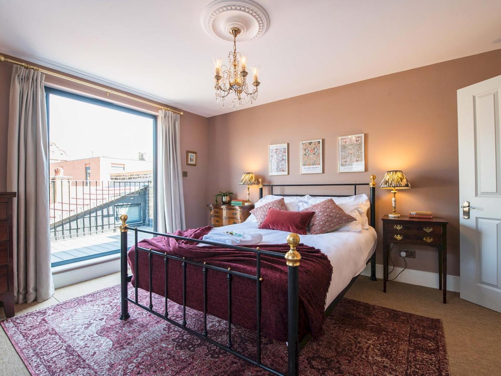Interior Designed Stylish Flat In Fulham - 5 Min Walk To River Thames - Pass The Keys ロンドン エクステリア 写真