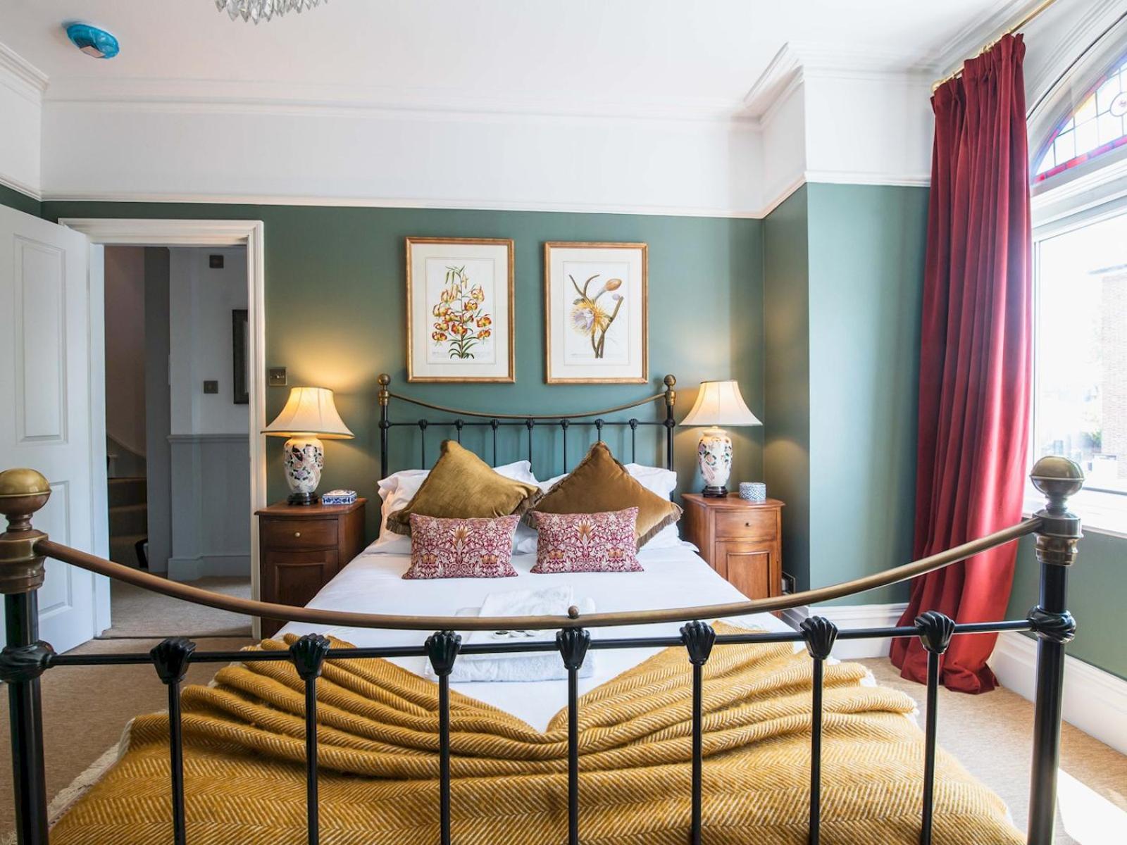 Interior Designed Stylish Flat In Fulham - 5 Min Walk To River Thames - Pass The Keys ロンドン エクステリア 写真